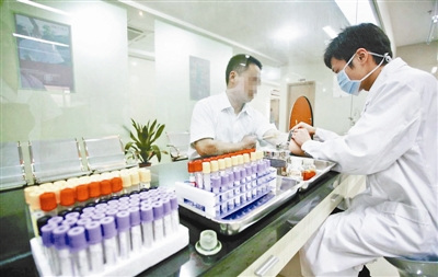 畢業(yè)季乙肝歧視催生代檢族 價格從一千到幾萬不等
