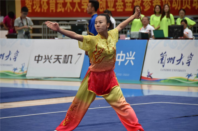 大滿貫+衛(wèi)冕+碩士 “女俠”闞文聰含淚告別賽場(chǎng)