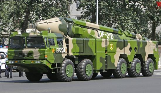 美媒：中國發(fā)展空射東風21D 將美航母趕得更遠