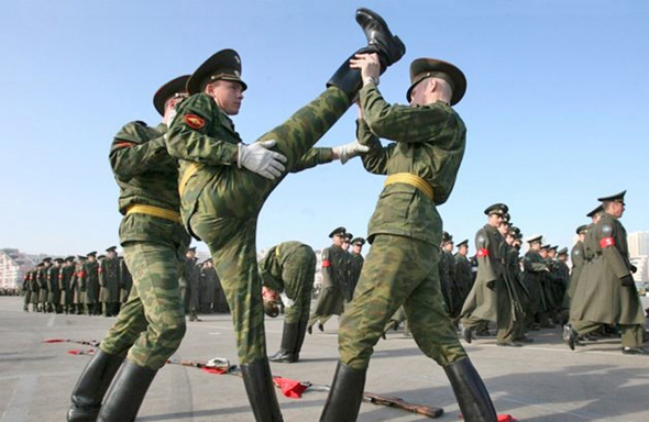 俄羅斯一士兵訓(xùn)練時(shí)向戰(zhàn)友開槍致3死2傷，行兇后逃逸