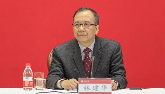 北大校長(zhǎng)談雙一流 學(xué)者和氛圍成就卓越的學(xué)術(shù)機(jī)構(gòu)