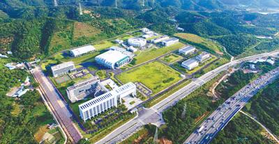 揭秘中國(guó)散裂中子源：異常龐大 可使高鐵飛機(jī)更安全