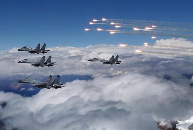 俄制戰(zhàn)機(jī)上高原竟無法啟動(dòng) 解放軍少將治好“心臟病”