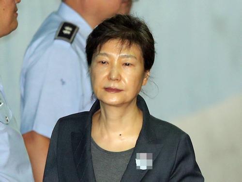 那個把樸槿惠開除出黨的人，攤上事兒了