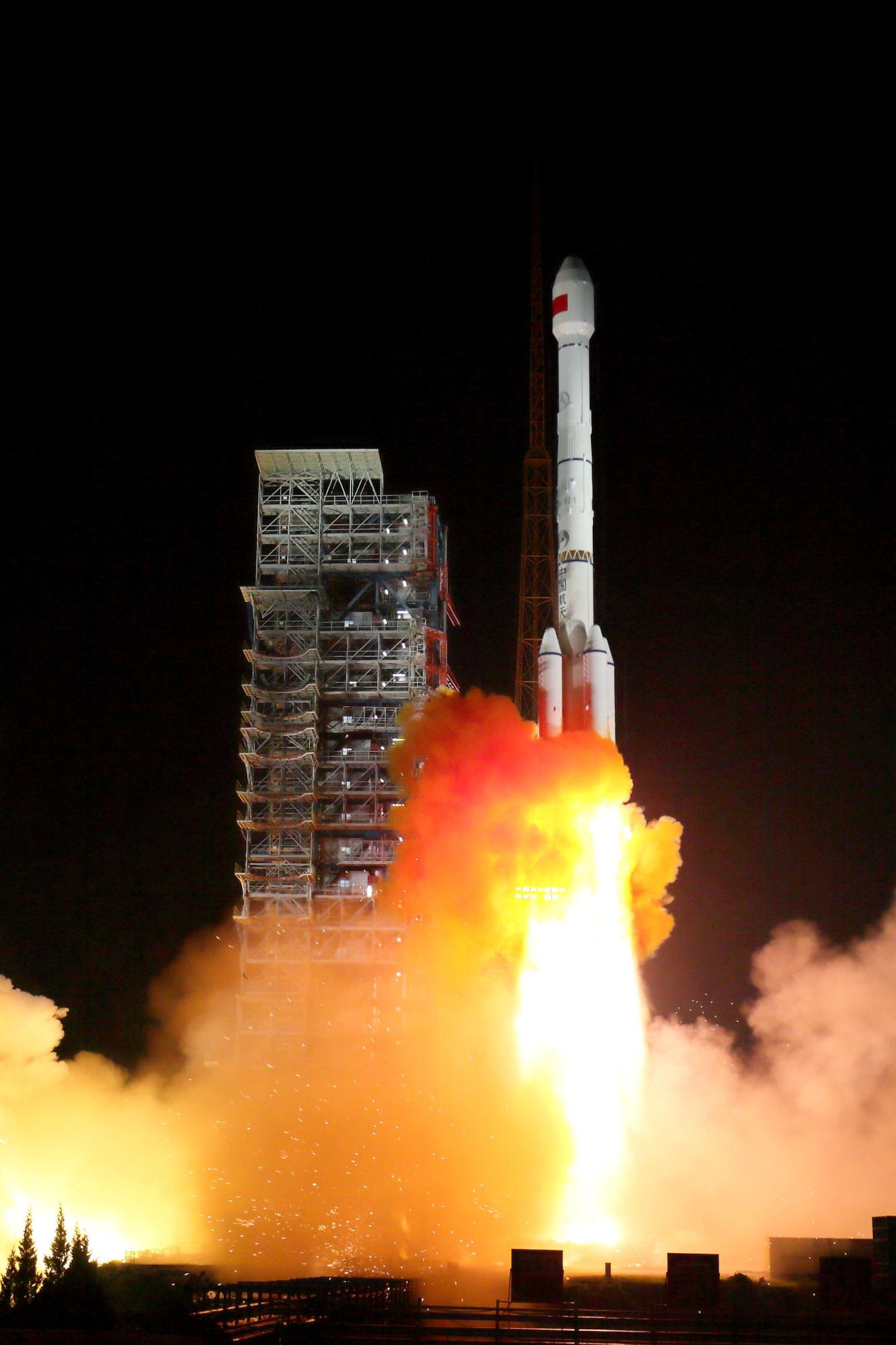 ▲11月5日，兩顆北斗三號衛(wèi)星搭載長征火箭發(fā)射成功。