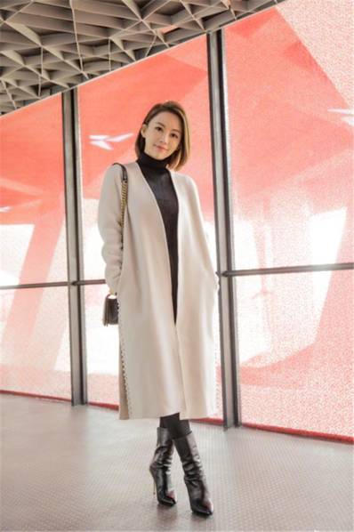 潘曉婷美艷助力電競運動 男粉絲扛不住