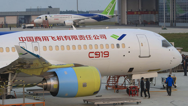 第二架國產(chǎn)大飛機C919現(xiàn)身，兩架同框出鏡