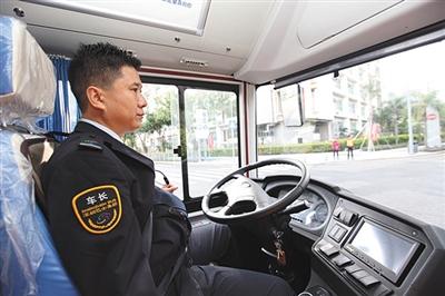 無人駕駛未入交通法規(guī) 深圳自動駕駛巴士存法律困境