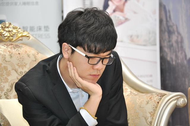 柯潔新奧杯世界圍棋公開賽險勝彭立堯，斬獲個人第五個世界冠軍