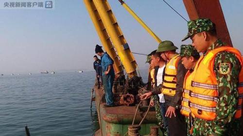 越南一駁船與一艘游船相撞 船上31名中國游客獲救