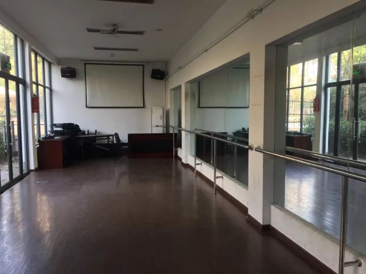 男子砸了廣場舞音響就跑 大媽舞照跳：音響有的是