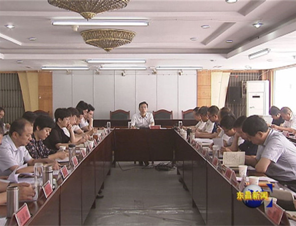 榮紅智主持召開(kāi)區(qū)委常委擴(kuò)大會(huì)議  審議《東昌府區(qū)落實(shí)全省生態(tài)環(huán)境保護(hù)大會(huì)精神  暨突出環(huán)境問(wèn)題攻堅(jiān)行動(dòng)實(shí)施方案》