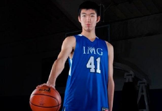 前天津男籃悍將遭外國(guó)人辱罵 怒斥：這是中國(guó)趕緊道歉