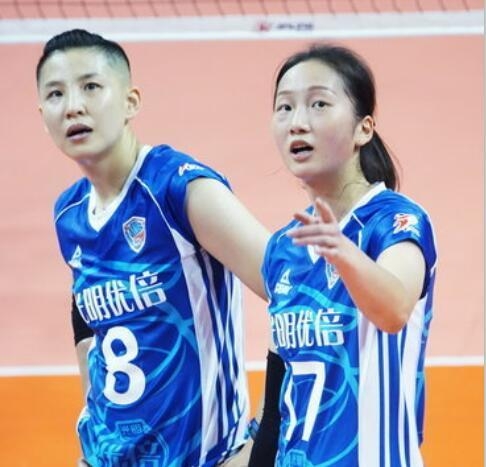 女排21歲快刀奇兵出爐！兩大絕技勝過劉曉彤，郎平帶她減壓朱婷？