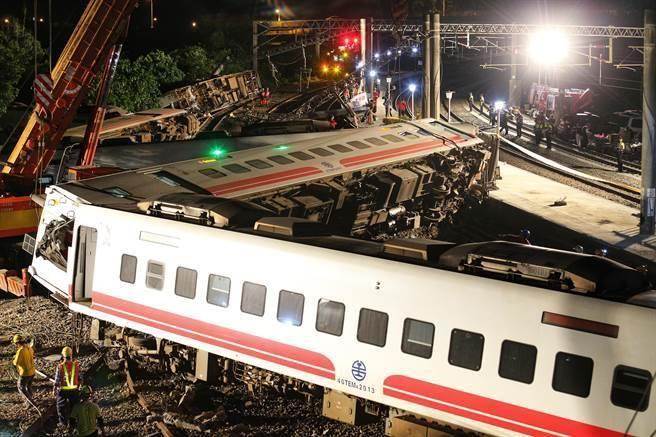 臺灣列車出軌釀重大事故 日本制造商坦承：設計有疏失