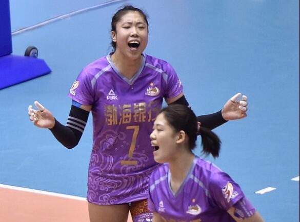 女排21歲擦地王勝兩國手或減壓朱婷，郎平再添利器？