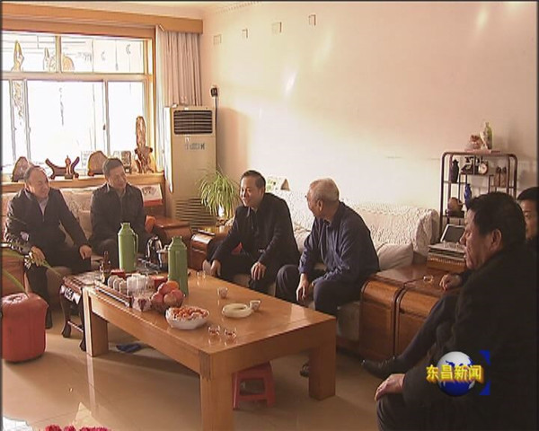 區(qū)領導走訪慰問我區(qū)離退休老干部