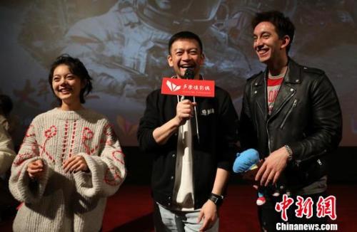 《流浪地球》主創(chuàng)郭帆、趙今麥、Mike隋現(xiàn)身南京暢聊幕后故事。 寒單 攝