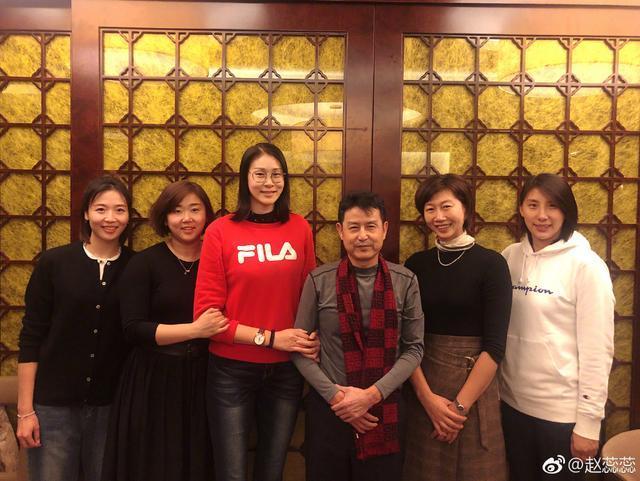 淚目！中國女排黃金一代聚首 陳忠和與5女神同框