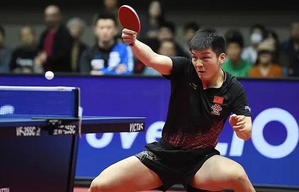 樊正東衛(wèi)冕亞洲杯男單冠軍！總分4-2逆轉(zhuǎn)馬龍如愿奪魁