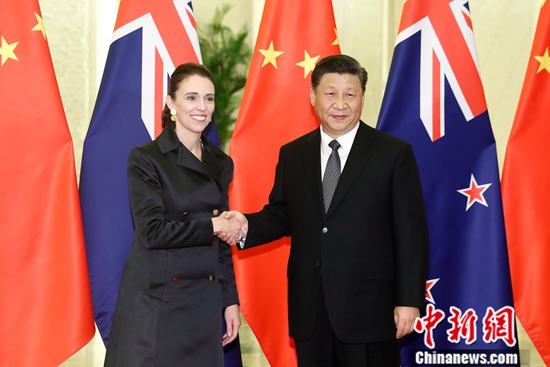 習(xí)近平會見新西蘭總理阿德恩