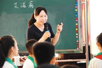 關于性，孩子們知道什么？成都大學教授舉行講座