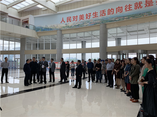 東昌府區(qū)融媒體中心正式成立  趙昌軍、劉培國為東昌府區(qū)融媒體揭牌 張敬寰、李強(qiáng)、李凱、孟凡志等領(lǐng)導(dǎo)參加