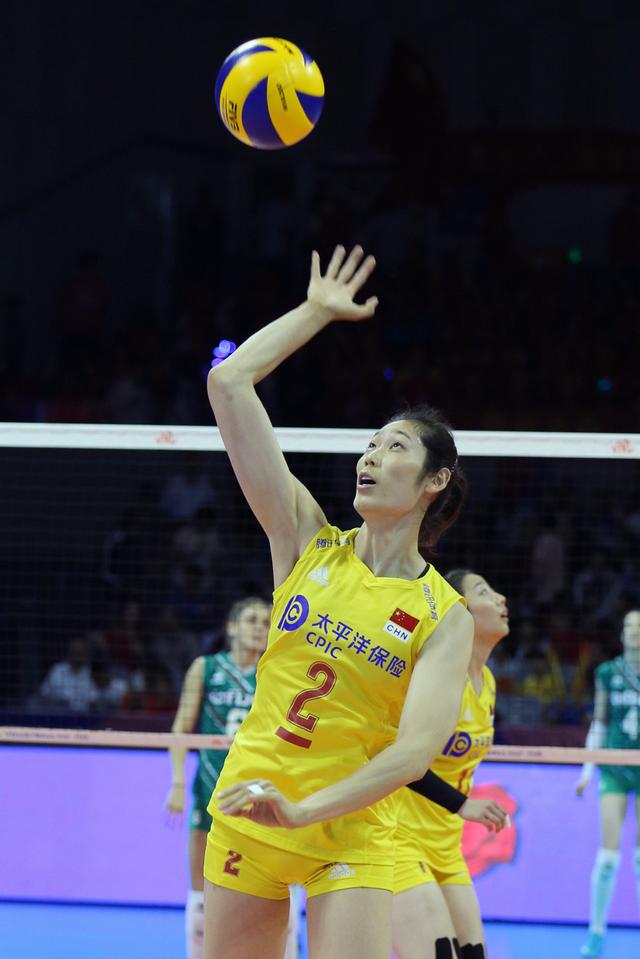 中國女排3-0保加利亞女排獲兩連勝，朱婷首發(fā)胡銘媛快球驚艷全場
