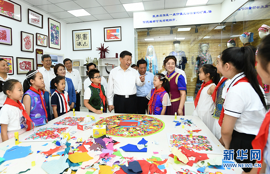 習(xí)近平在內(nèi)蒙古考察并指導(dǎo)開展“不忘初心、牢記使命”主題教育