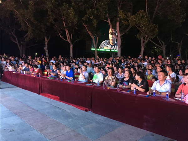 東昌府區(qū)慶祝新中國成立70周年暨第十一屆社區(qū)文藝匯演開幕