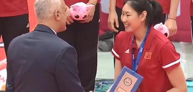 了不起！中國(guó)女排4人入選最佳陣容，朱婷MVP，全隊(duì)獲獎(jiǎng)金448萬(wàn)