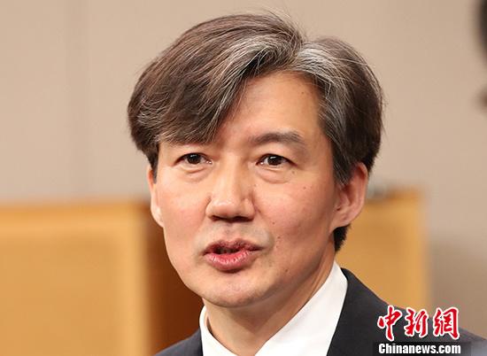 “曹?chē)?guó)案”在韓持續(xù)發(fā)酵 市民燭光集會(huì)促司法改革