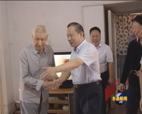 劉培國(guó)到堂邑鎮(zhèn)張莊村調(diào)研并走訪慰問(wèn)退役軍人