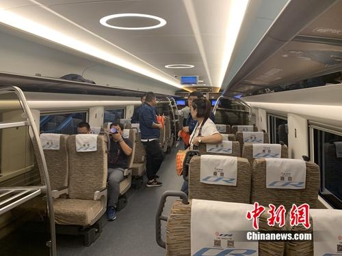 列車內(nèi)部。<a target='_blank'  >中新網(wǎng)</a> 吳濤 攝