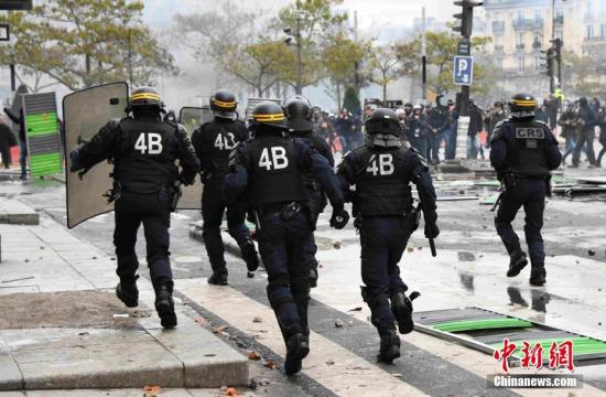 法“黃馬甲”運(yùn)動(dòng)暴力事件頻發(fā) 警方一天內(nèi)拘捕254人