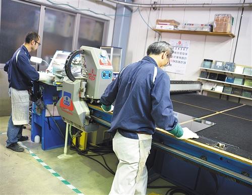 日本社會(huì)少子化問題日益嚴(yán)峻 新生兒數(shù)量首次跌至90萬人以下