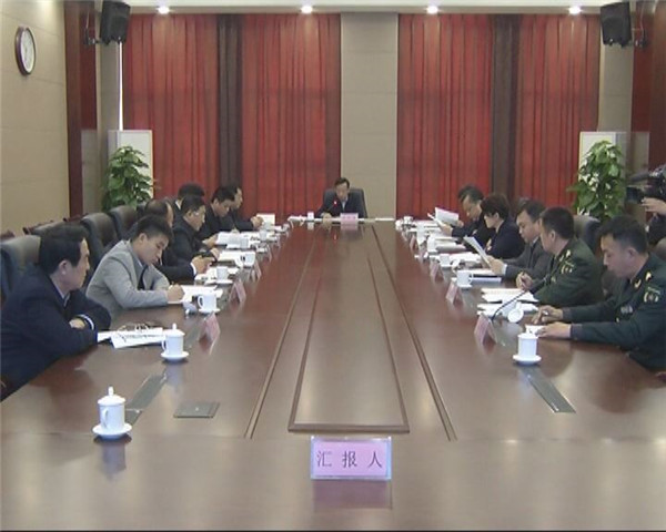 區(qū)委常委（擴大）議軍會議召開