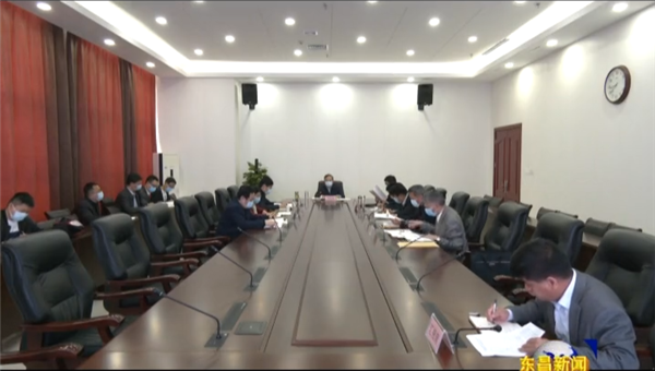 區(qū)政府第十六次常務會議召開