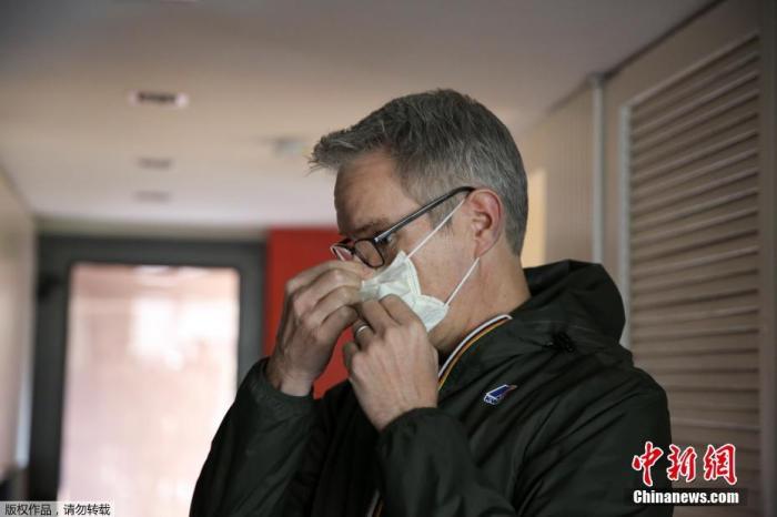 妻子違反居家令外出聚會(huì)被起訴 美奧爾頓市長：很尷尬