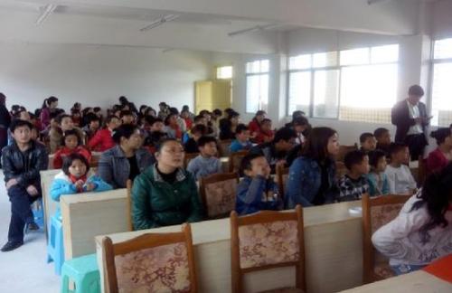 我在深山有遠親：與留守兒童結(jié)對認親