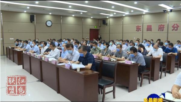 我區(qū)組織收看全市重點(diǎn)項(xiàng)目上半年 現(xiàn)場觀摩總結(jié)視頻會(huì)議 榮紅智就貫徹落實(shí)會(huì)議精神加快我區(qū)重點(diǎn)項(xiàng)目建設(shè)作出部署