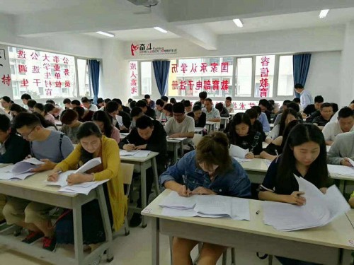 教師繼續(xù)教育培訓(xùn)不能搞形式主義