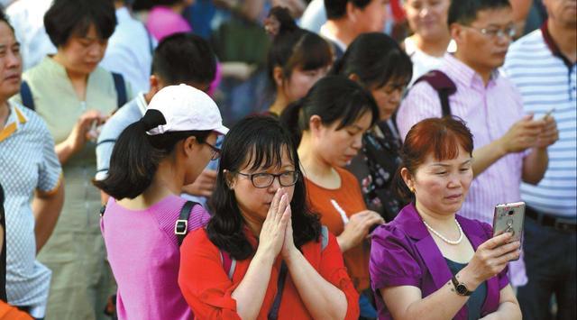 教育部最新通知：體育與語數(shù)外同分，卻有個壞消息，家長：瞎折騰