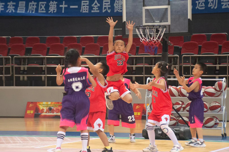 2021聊城東昌府區(qū)第十一屆全民健身運(yùn)動(dòng)會(huì)幼兒籃球趣味賽火熱開賽