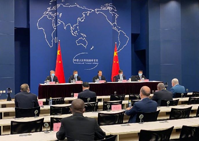 外交部說中國目前已向世界提供約8億劑疫苗