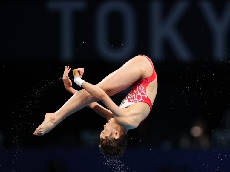 14歲全紅嬋跳水10米臺奪金，破女單10米臺世界紀錄奪冠