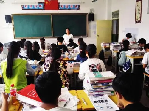 鄉(xiāng)村學(xué)校的未來 不能“聽天由命”