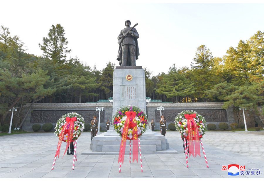 金正恩送花圈：朝鮮永遠銘記中國人民志愿軍豐功偉績