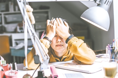 把“心情”納入體檢篩查 讓青少年不再獨(dú)自承受抑郁
