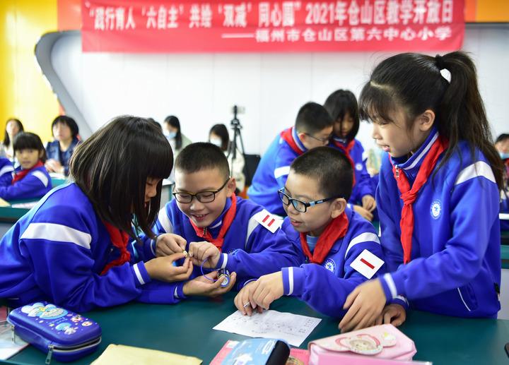 “雙減”真的減了嗎？讀懂背后的教育邏輯